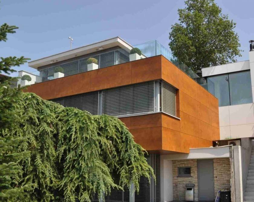 Moderní dům s dřevěnou provětrávanou fasádou Moderní dům s dřevěnou provětrávanou fasádou